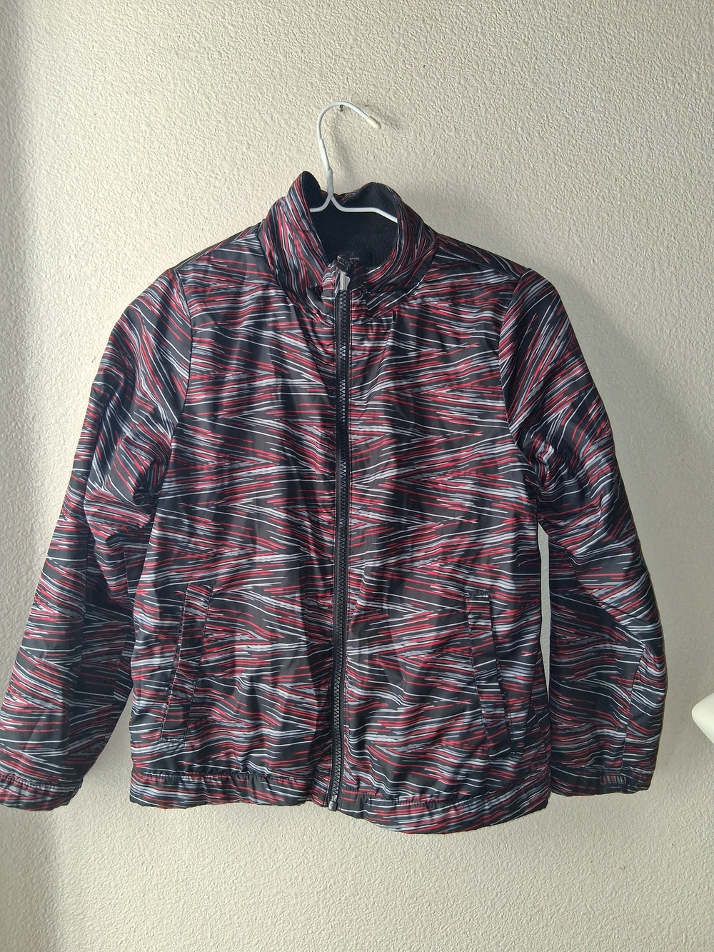 Boys Sz 8 Medium Red & Black Patterned Coat